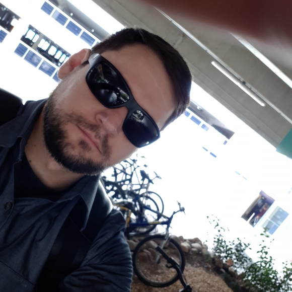 Meet your Posher, Adriano - Picture 1 of 1